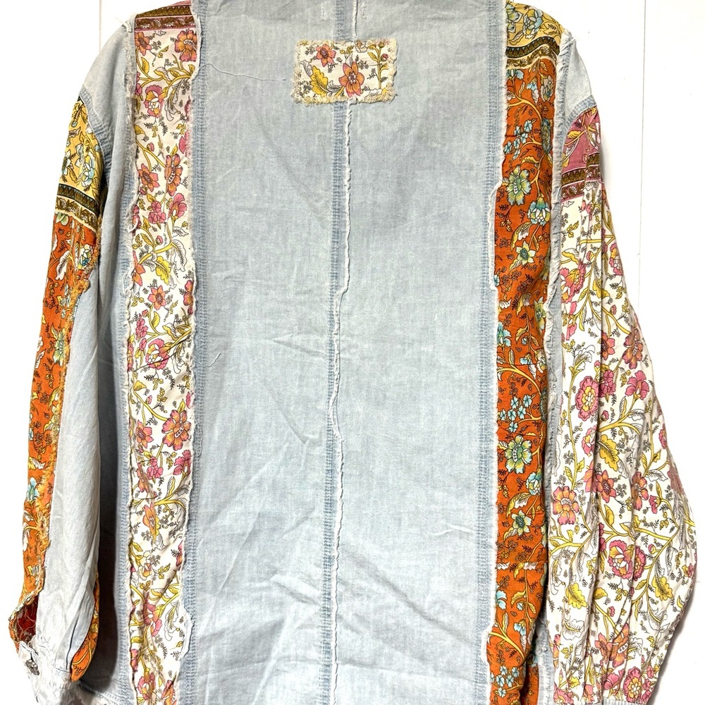 POL NEW Light Denim Shirt - Picture 2 of 2